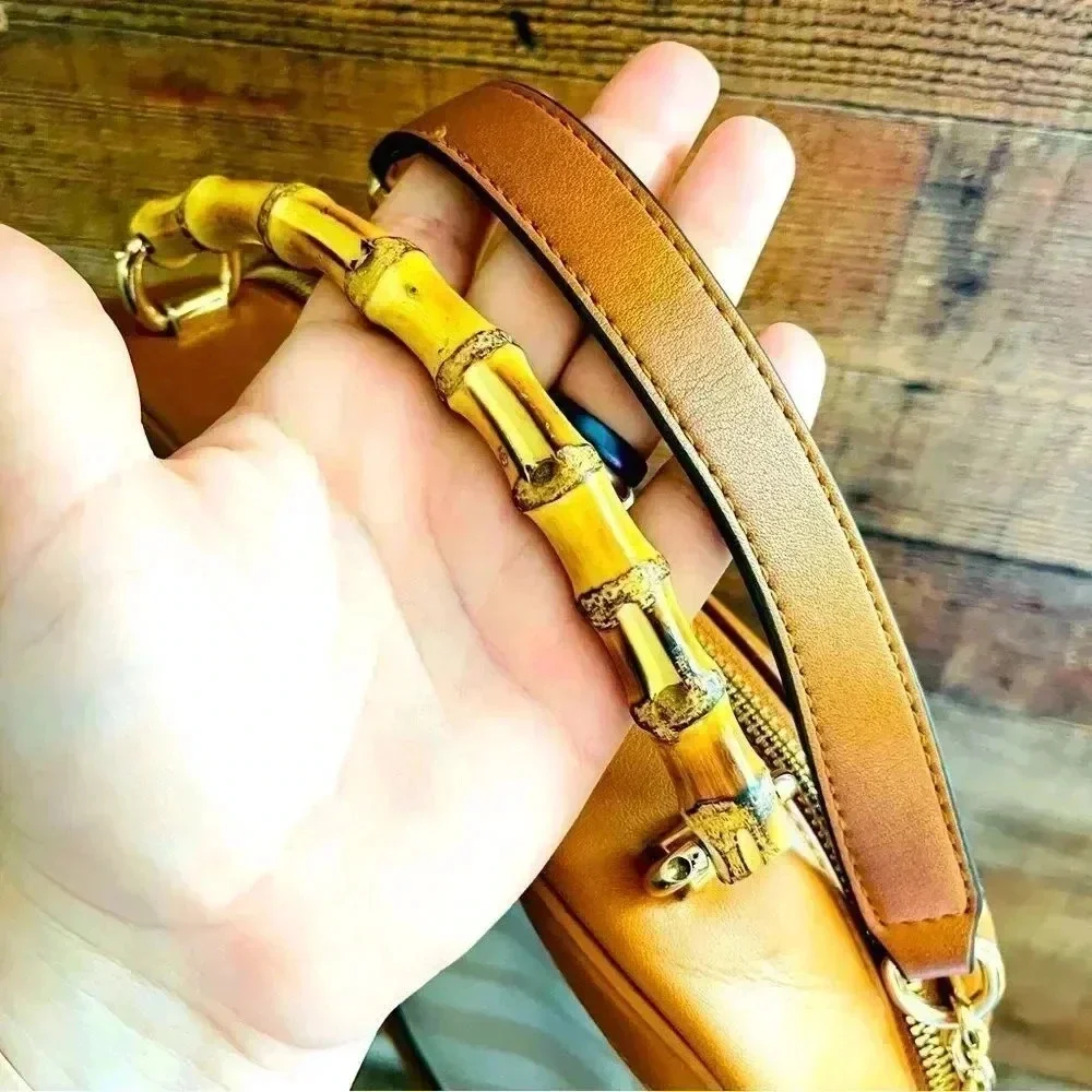 Roberta Di Camerino Italian Leather Camera Case Style With Chain Crossbody Strap